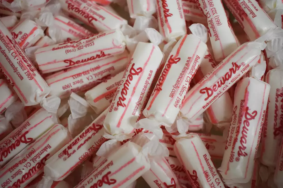 Dewar’s Candy Shop Expands to The Ranch at Stockdale River Ranch, Marking the Opening of their Fourth Location